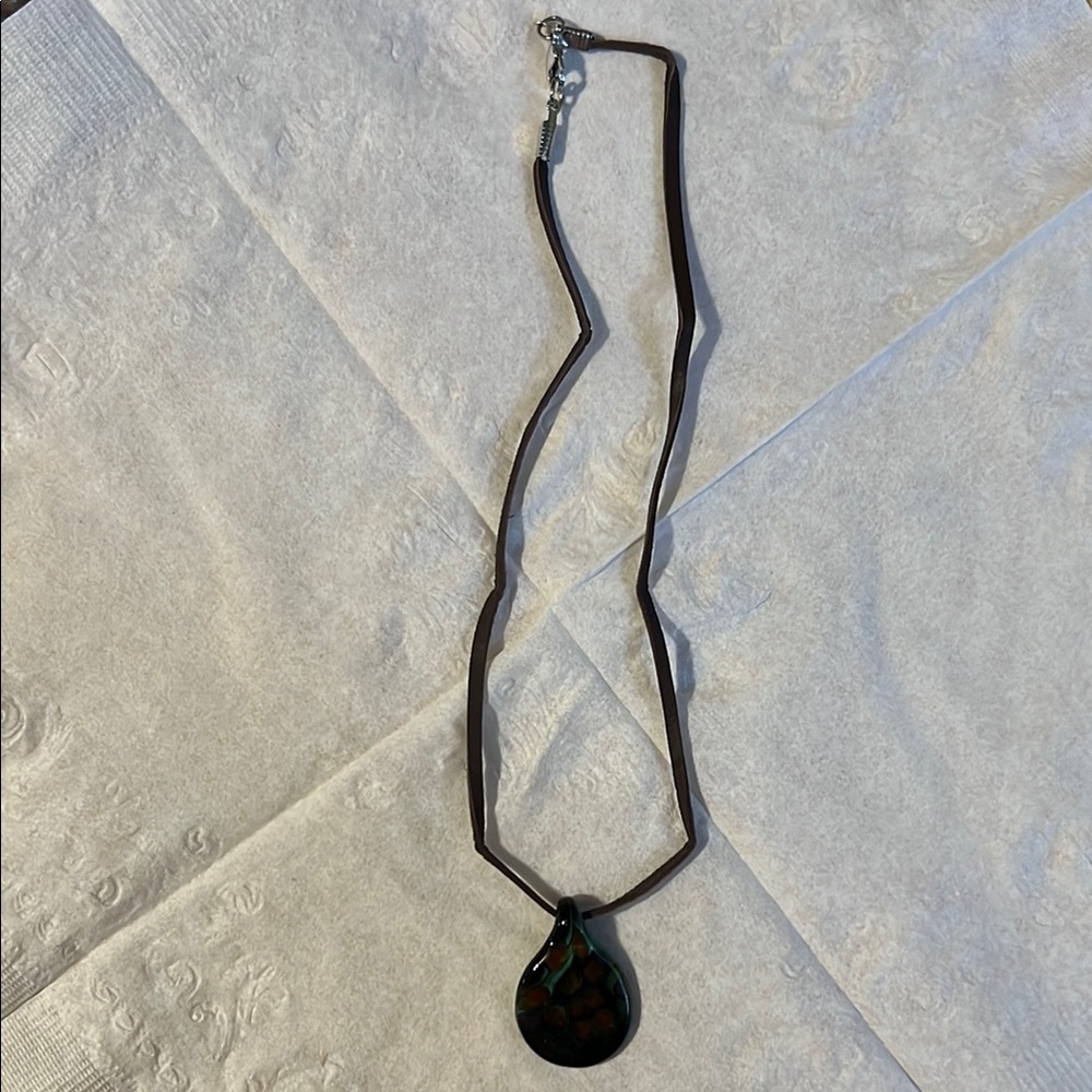 Elegant Brown Pendant Necklace